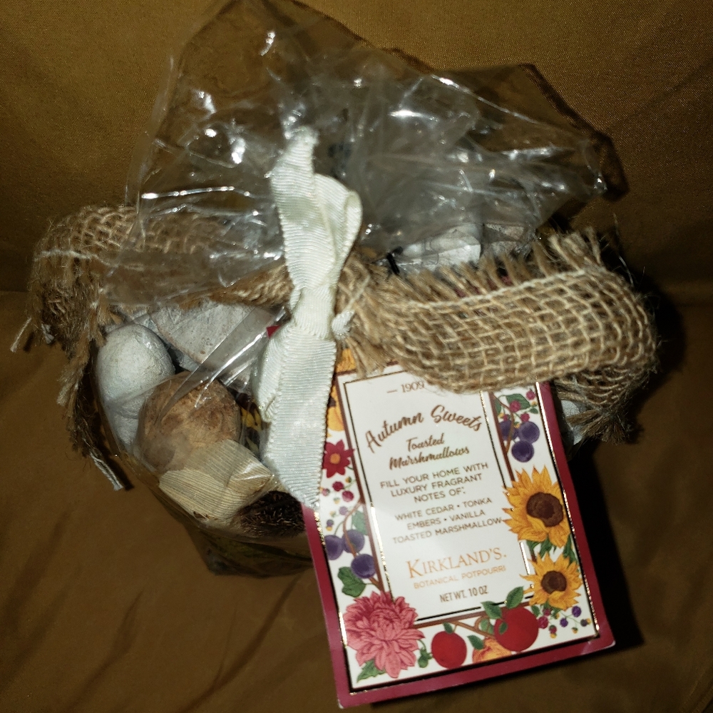Kirkland's Botanical Potpourri
